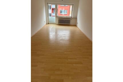 Schöne 2,5 ZKBB in Pforzheim - 700,00&nbsp;EUR Kaltmiete, ca.&nbsp; 64,00&nbsp;m&sup2; in Bretten (PLZ: 75015)