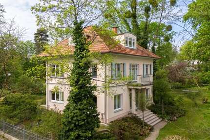 Haus zum Kaufen in Potsdam 2.300.000,00 € 245 m²