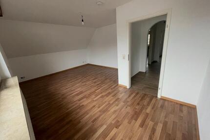 2-Zimmer-Dachgeschosswohnung mit großer Terrasse in Laufach