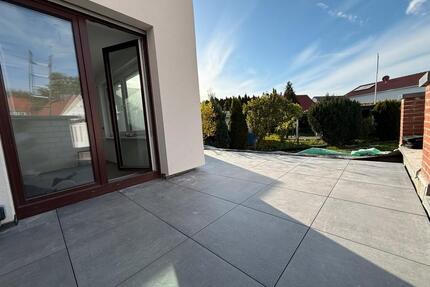 Kernsanierte 3 Zimmerwohnung mit Terrasse - Ronnenberg