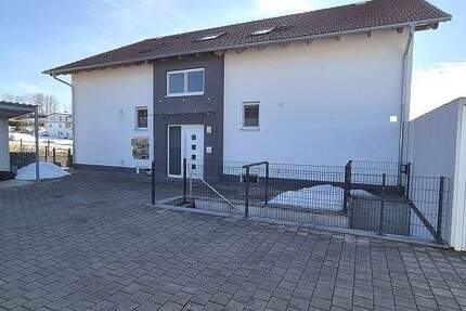 Neuwertige 3-Zimmer-ETW im Dachgeschoss mit Loggia in ruhiger, stadtnaher Lage von Bad Kötzting