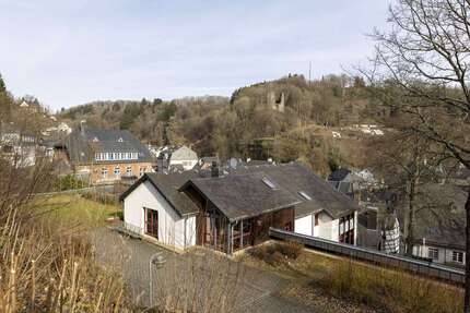 Haus zum Kaufen in Monschau 450.000,00 € 626.5 m²