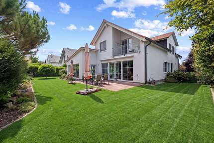 Haus zum Kaufen in Müllheim Britzingen 1.099.000,00 € 232.58 m² - Müllheim / Britzingen