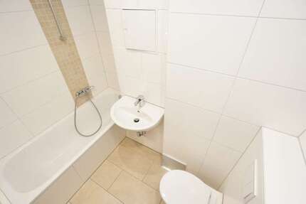 Wohnung zum Mieten in Chemnitz 254,30 € 45.41 m²