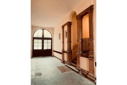 Schöne 2 Zimmer Altbau Wohnung mit herrlichem Ausblick - Neustadt an der Weinstraße