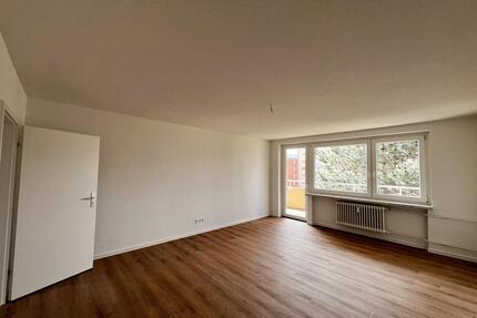 Modernisierte 3-Zimmer-Wohnung mit Loggia und Fensterbad - Barsinghausen