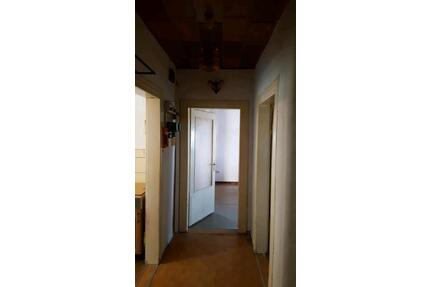 Wohnung zu vermieten - 400,00&nbsp;EUR Kaltmiete, ca.&nbsp; 100,00&nbsp;m&sup2; in Neuhaus am Rennweg (PLZ: 98724)