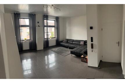 Wohnung mit Kamin - 1.250,00&nbsp;EUR Kaltmiete, ca.&nbsp; 110,00&nbsp;m&sup2; in Mönchengladbach (PLZ: 41065) Nord