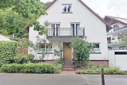 Geräumiges Haus in ruhiger, aber zentraler Lage - Schönau