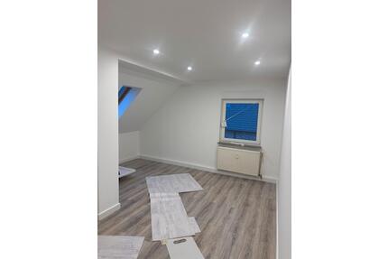 2 Zimmer DG Wohnung - 900,00&nbsp;EUR Kaltmiete, ca.&nbsp; 60,00&nbsp;m&sup2; in Mannheim (PLZ: 68309) Käfertal