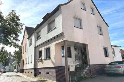 Haus zum Kaufen in Kelkheim 1.050.000,00 € 420 m²