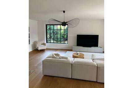 Haus zum Kaufen in Reichertshofen-Langenbruck 1.300.000,00 € 210 m²