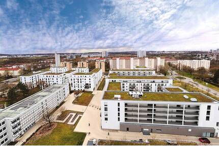 Traumhafter Ausblick! Sofort freie 2-Zimmer-ETW im 15. OG mit verglastem Balkon und Außenstellplatz. - Stuttgart Fasanenhof