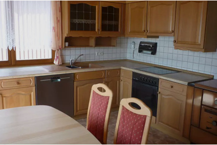 Freistehendes Zweifamilienhaus mit Einzel- und Doppelgarage in Wartmannsroth, OT