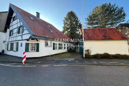 Haus zum Kaufen in Mönchengladbach-Herrath-Herrath 295.000,00 € 139 m²