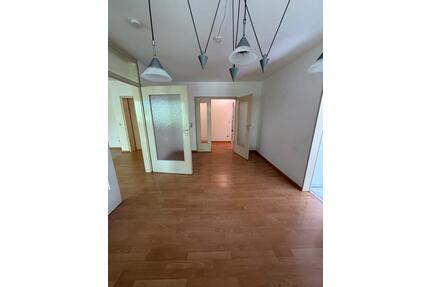 Helle 5-Zimmer-Wohnung mit Balkon und Gartennutzung in Vogelstang - Mannheim Käfertal