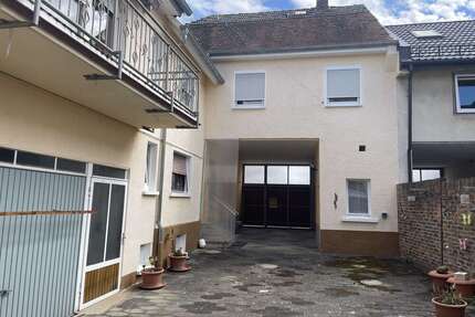 Haus zum Kaufen in Ober-Mörlen 350.000,00 € 174 m²