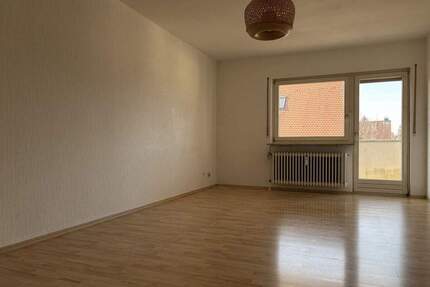 Helle, freundliche 3,5-Zimmer-Wohnung mit EBK und Balkon im südlichen Zentrum - Erlangen Erlangen-Süd