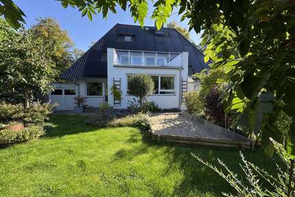 Haus zum Kaufen in Bad Schwartau 997.500,00 € 323.8 m²