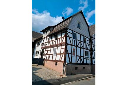 Haus zu verkaufen - 80.000,00&nbsp;EUR Kaufpreis, ca.&nbsp; 140,00&nbsp;m&sup2; in Waldkappel (PLZ: 37284)