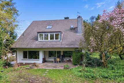Haus zum Kaufen in Velbert 584.000,00 € 390 m²