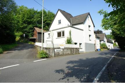 ** WOCHENENDHAUS-ODER FERIENHAUS - IN RUHIGER LAGE IM WESTERWALD **** - Selbach