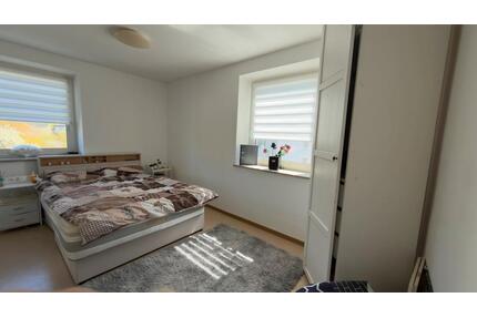 3-Zimmer-Wohnung in Hof mit Möbeln & Küche ab 01.06.