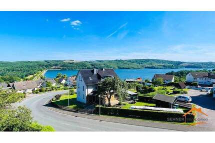 Toller Seeblick: ETW (ca. 91m²) mit Fernsicht und Balkon in Langscheid (Sorpe) - Sundern