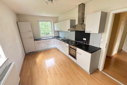 Großzügiges Wohnhaus für 3 Familien in begehrter Lage von Weiden -- Keller- EBKs - Weiden in der Oberpfalz