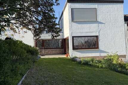 Haus zum Mieten in Niedernhausen-Oberjosbach 1.290,00 € 120 m²