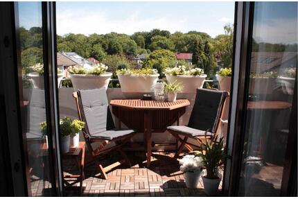 Helle 4-Zimmer-DG Wohnung mit Balkon und Kamin - am Schlosspark - Essen Stadtbezirk IV