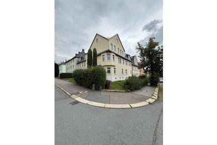 Gemütliche 3-Zimmer mit Laminat, Balkon und Wannenbad in ruhiger Lage - Chemnitz Ebersdorf