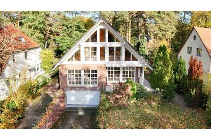 Freistehendes Architektenhaus mit Garten und Tiefgarage im wohnbegehrten Kleinmachnow