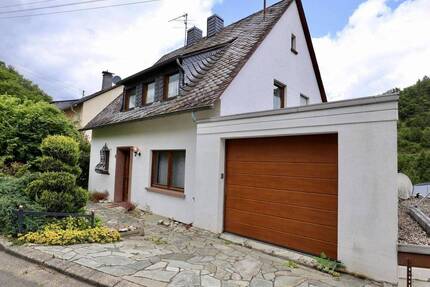 Ihr neues Zuhause mit Potenzial - freistehendes Einfamilienhaus in ruhiger Lage von Zell (Mosel)