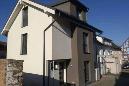 Neues Haus Erstbezug, kurze Wege gute Lage, viel Platz, m Garten, großer Innenhof; Tel. 0160.7980376 - Wächtersbach Aufenau