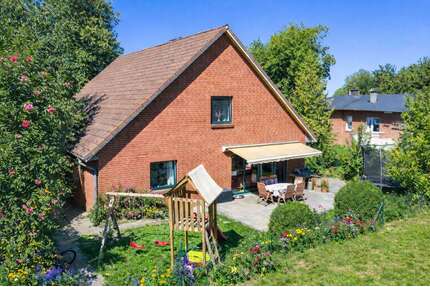 Haus zum Kaufen in Dassow 395.000,00 € 220 m²