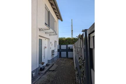 Modernes Reihenendhaus (KfW70 Standard) mit Garten in Rheinzabern