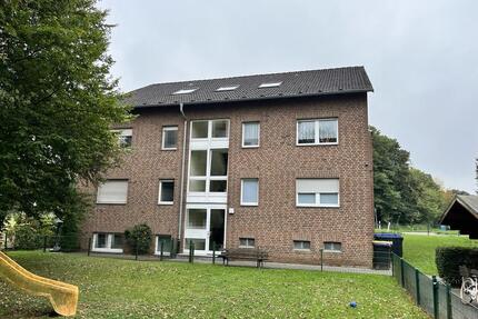 Souterrainwohnung mit eigenen Garten und 2 PKW-Stellplätzen - Rheinberg