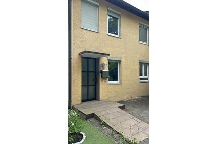 Haus zu vermieten in Mühlacker - 1.750,00&nbsp;EUR Kaltmiete, ca.&nbsp; 155,00&nbsp;m&sup2; in Mühlacker (PLZ: 75417)