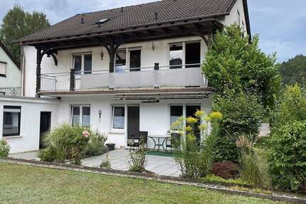 Ansprechendes Zweifamilienhaus mit schönem Garten und zusätzlicher Ausbaureserve im Dachgeschoss - Rodalben