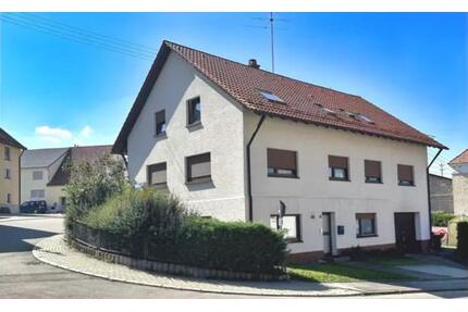 Mehrfamilienhaus zum Verkauf - 490.000,00&nbsp;EUR Kaufpreis, ca.&nbsp; 265,00&nbsp;m&sup2; in Gosheim (PLZ: 78559)