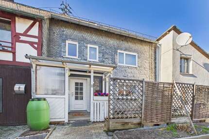 Haus zum Kaufen in Weisel 126.000,00 € 100 m²