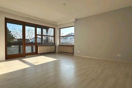 4-Zimmer-Wohnung mit Balkon in Sennfeld - ideal für Familien - - Gochsheim