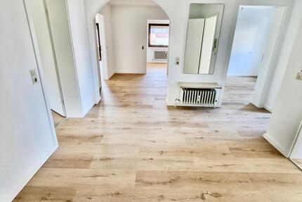 Helle, vollständig modernisierte 3,5-Zimmer-Wohnung mit Stellplatz in Talheim