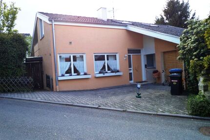 Gemütliche 3 Zimmer Dachgeschosswohnung mit EBK und Balkon - Weil im Schönbuch