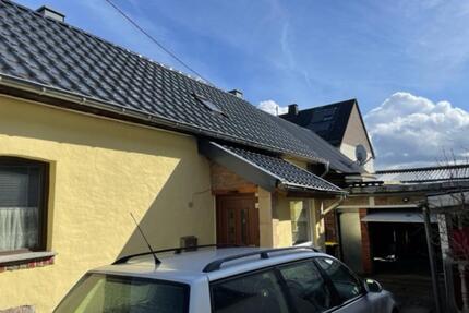 Einfamilienhaus mit Scheune und Garage - Ettringen