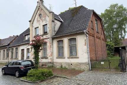 Haus zum Kaufen in Hagenow 49.000,00 € 230 m²