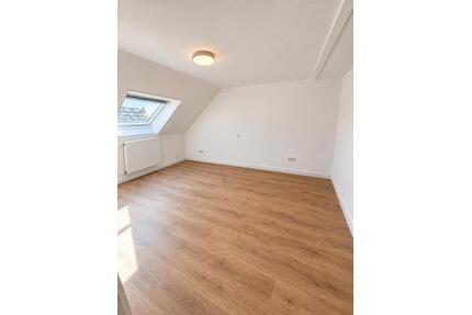 Kernsanierte 2-Zimmer-Wohnung mit Balkon und EBK ca. 50m² - Schorndorf