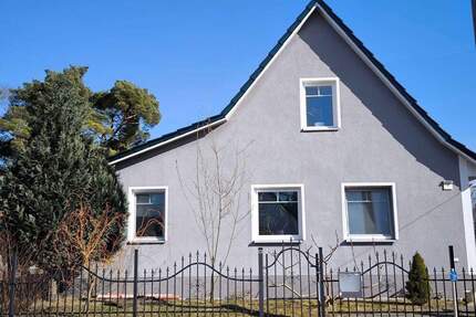 Einfamilienhaus mit Garten (858 m²) + Terrasse + Doppel-Carport in idyllischer Lage in Birkenhöhe (Bernau)