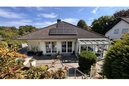 Haus zum Kaufen in Streithausen 419.000,00 € 220 m²